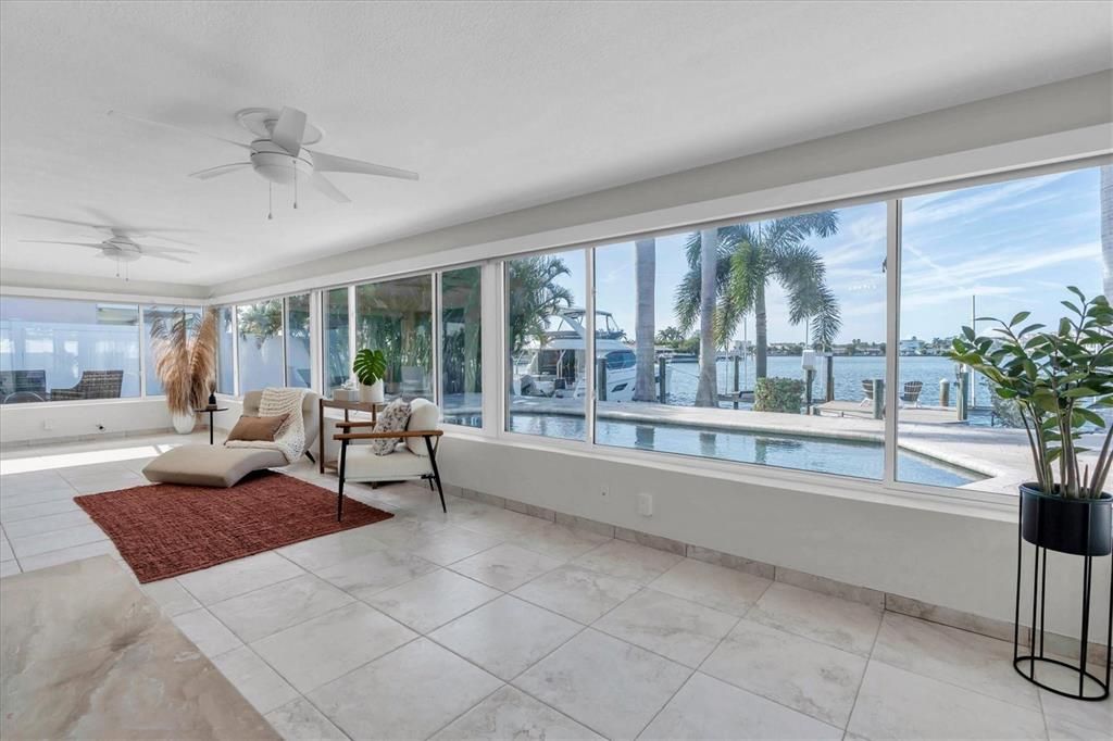 На продажу: $1,249,000 (2 спален, 2 ванн, 1740 Квадратных фут)