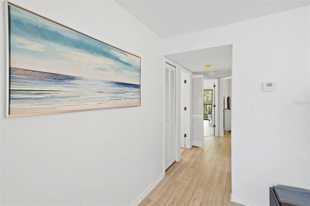 待售: $210,000 (2 贝兹, 2 浴室, 1100 平方英尺)