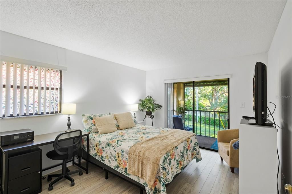 待售: $210,000 (2 贝兹, 2 浴室, 1100 平方英尺)