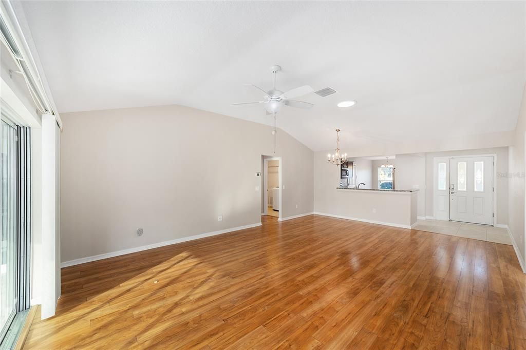 En Venta: $449,999 (3 camas, 2 baños, 1541 Pies cuadrados)