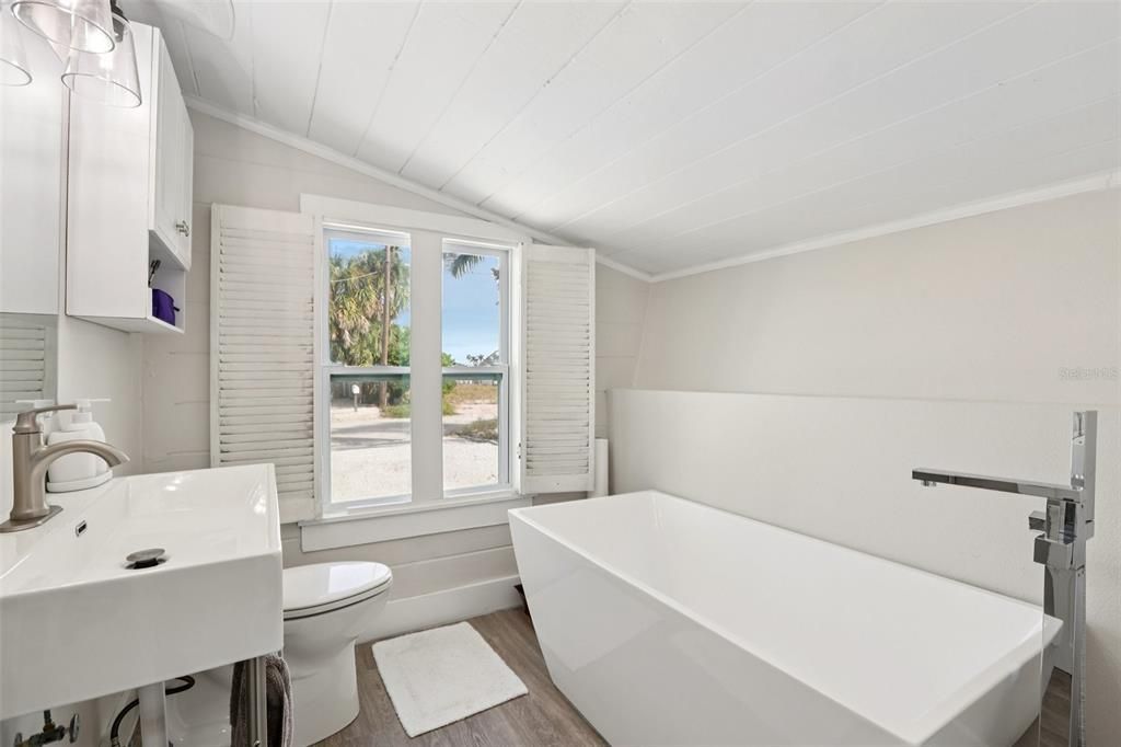 待售: $590,000 (3 贝兹, 2 浴室, 1103 平方英尺)