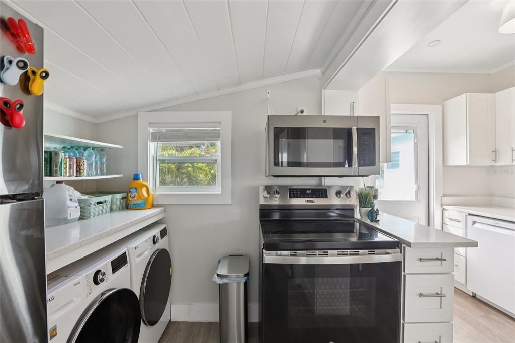 待售: $590,000 (3 贝兹, 2 浴室, 1103 平方英尺)