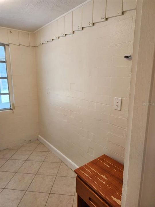 For Rent: $1,600 (3 beds, 2 baths, 1300 Square Feet)