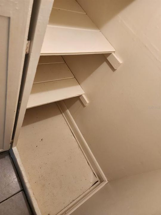 For Rent: $1,600 (3 beds, 2 baths, 1300 Square Feet)