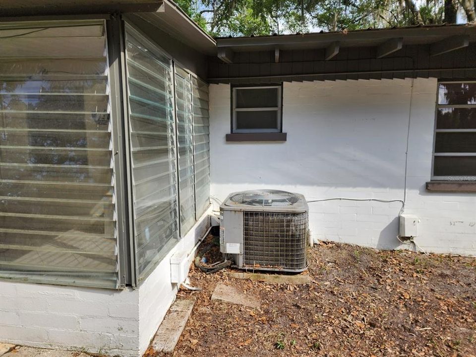 For Rent: $1,600 (3 beds, 2 baths, 1300 Square Feet)