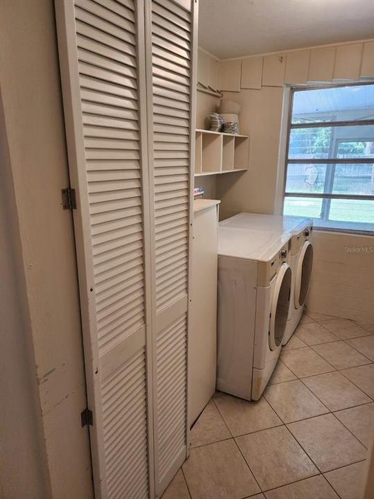 For Rent: $1,600 (3 beds, 2 baths, 1300 Square Feet)