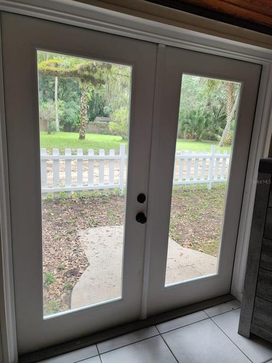 For Rent: $1,600 (3 beds, 2 baths, 1300 Square Feet)