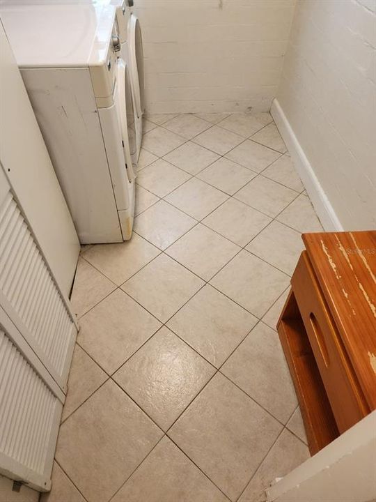 For Rent: $1,600 (3 beds, 2 baths, 1300 Square Feet)