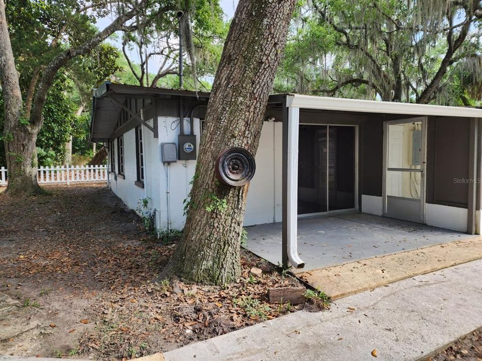 For Rent: $1,600 (3 beds, 2 baths, 1300 Square Feet)