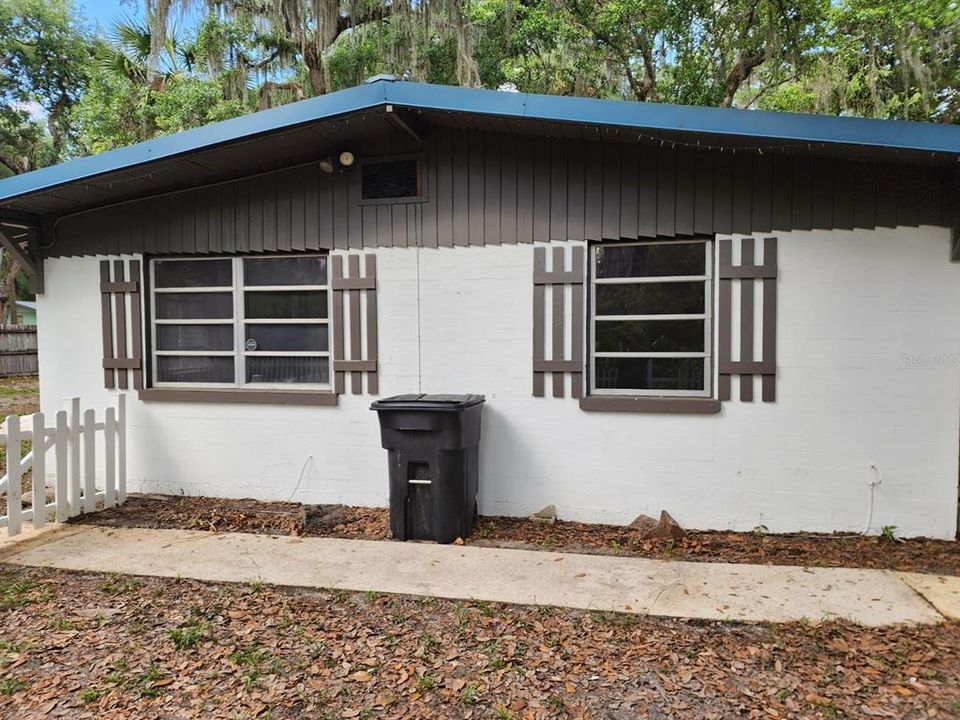 For Rent: $1,600 (3 beds, 2 baths, 1300 Square Feet)