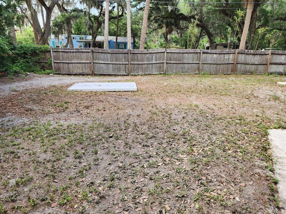 For Rent: $1,600 (3 beds, 2 baths, 1300 Square Feet)