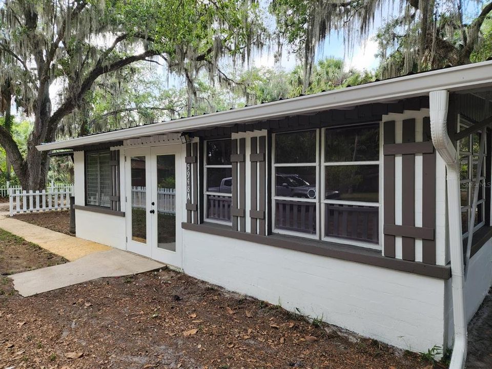 For Rent: $1,600 (3 beds, 2 baths, 1300 Square Feet)