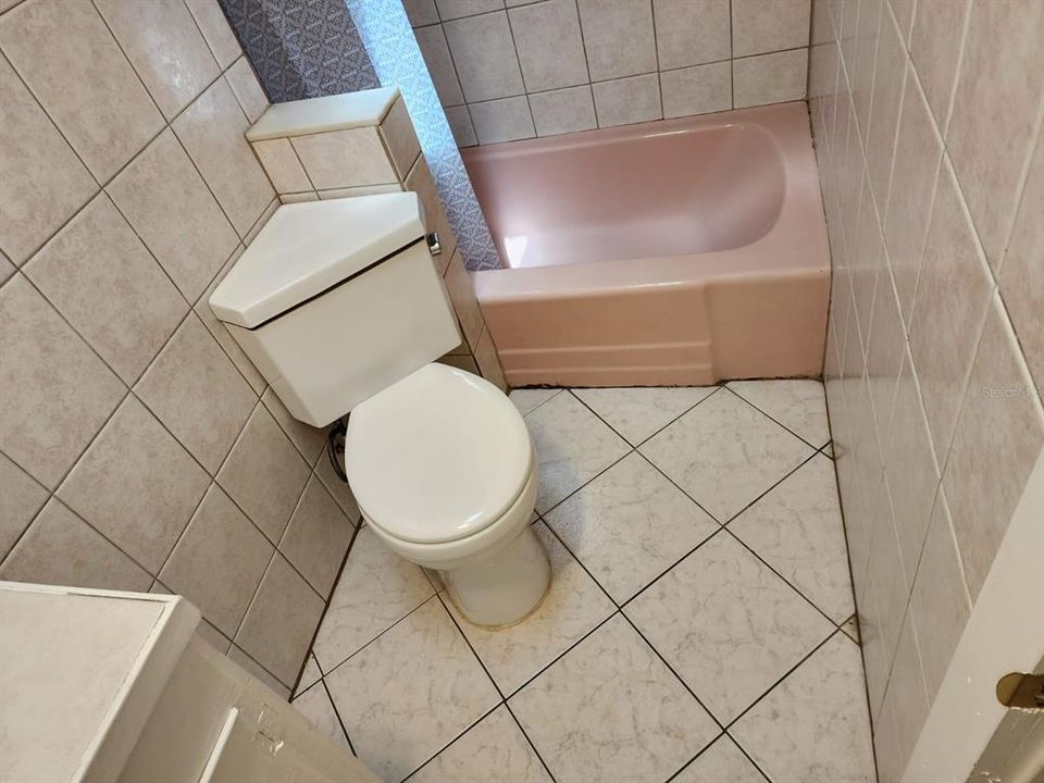 For Rent: $1,600 (3 beds, 2 baths, 1300 Square Feet)