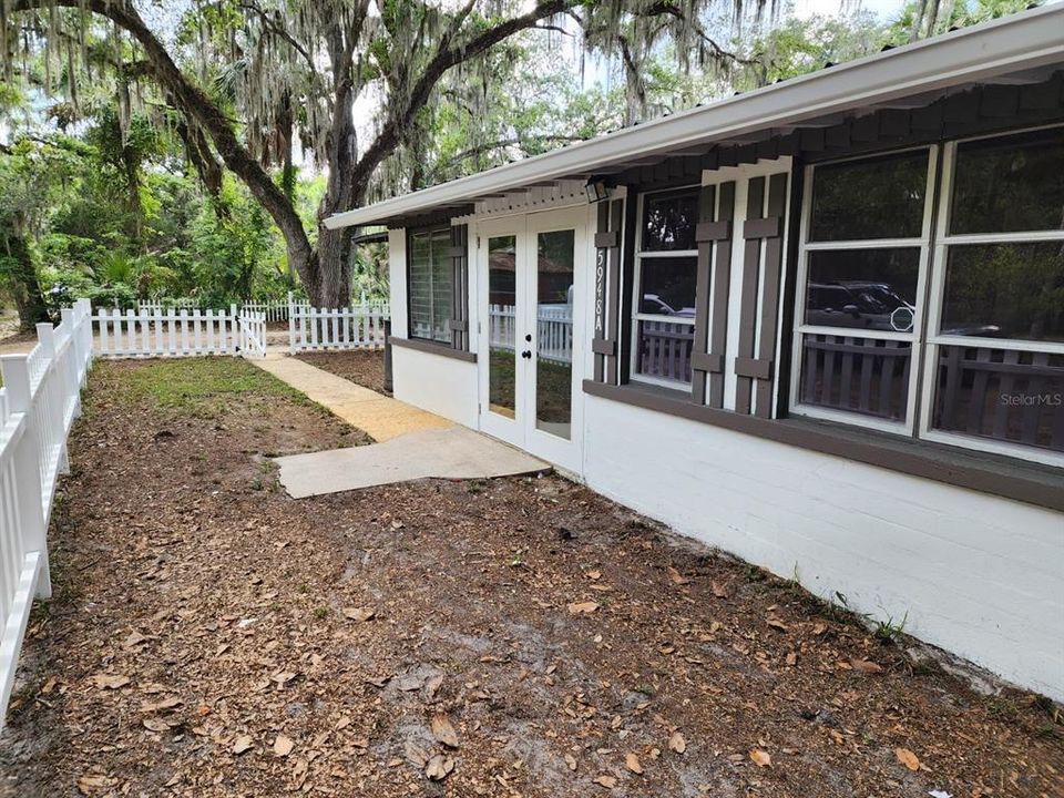 For Rent: $1,600 (3 beds, 2 baths, 1300 Square Feet)