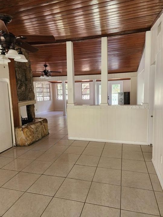 For Rent: $1,600 (3 beds, 2 baths, 1300 Square Feet)