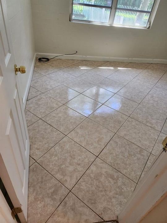 For Rent: $1,600 (3 beds, 2 baths, 1300 Square Feet)