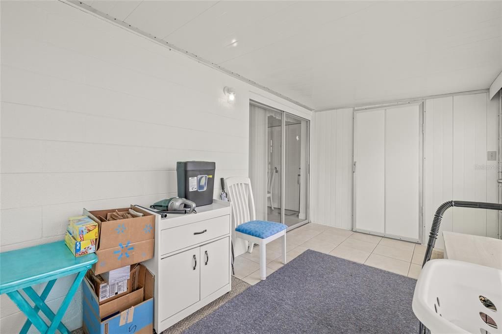 待售: $123,500 (1 贝兹, 1 浴室, 779 平方英尺)