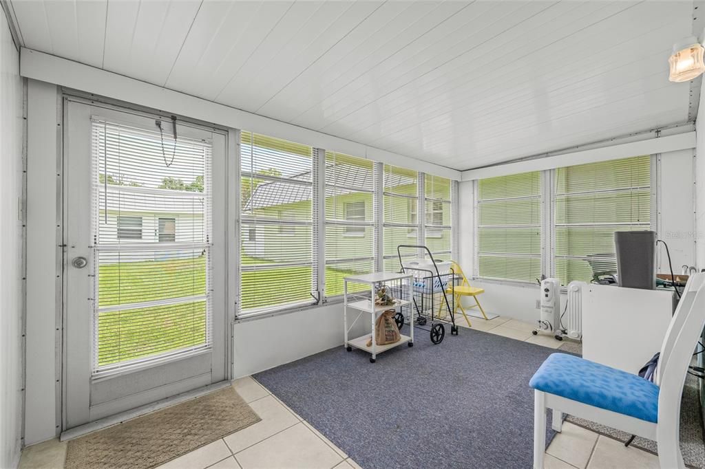 待售: $123,500 (1 贝兹, 1 浴室, 779 平方英尺)