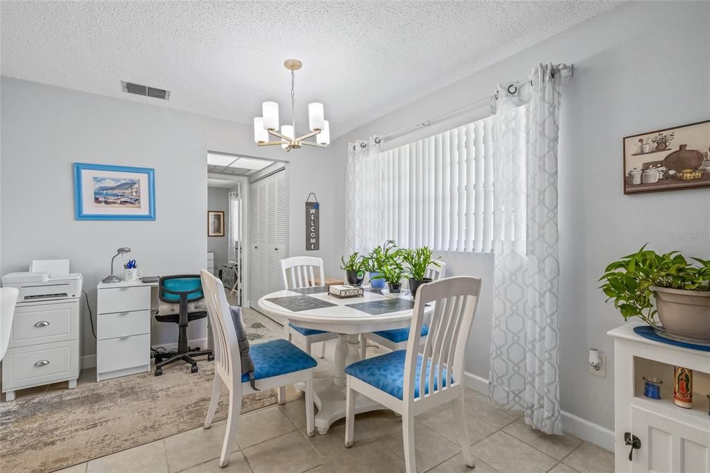 待售: $123,500 (1 贝兹, 1 浴室, 779 平方英尺)