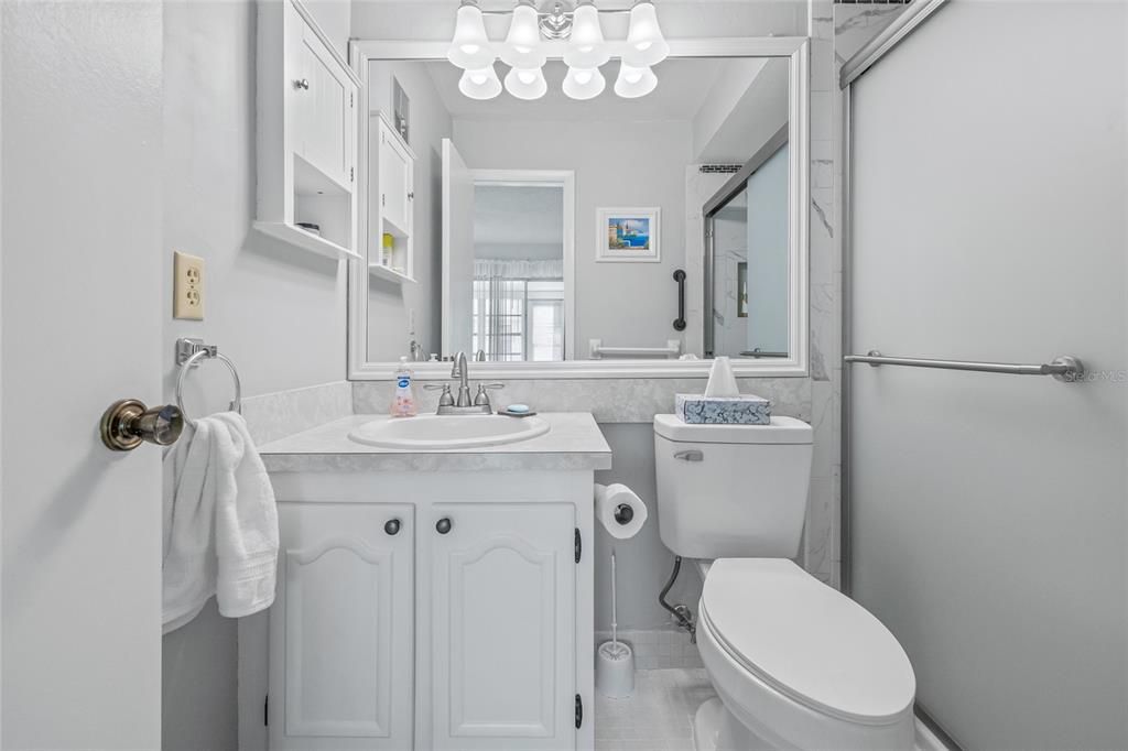 待售: $123,500 (1 贝兹, 1 浴室, 779 平方英尺)