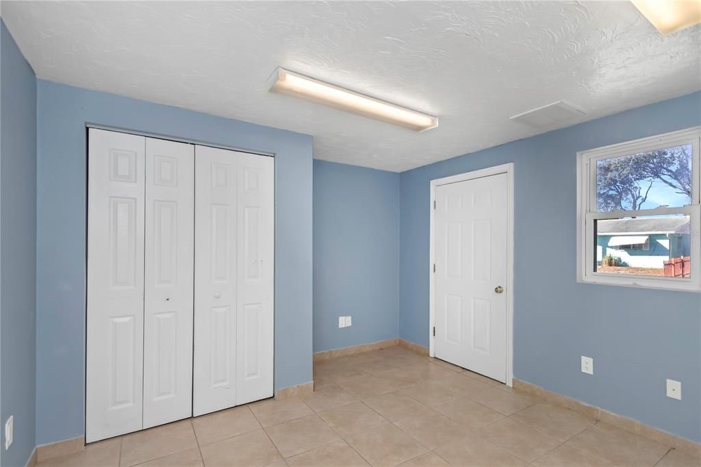 На продажу: $215,000 (3 спален, 1 ванн, 1176 Квадратных фут)