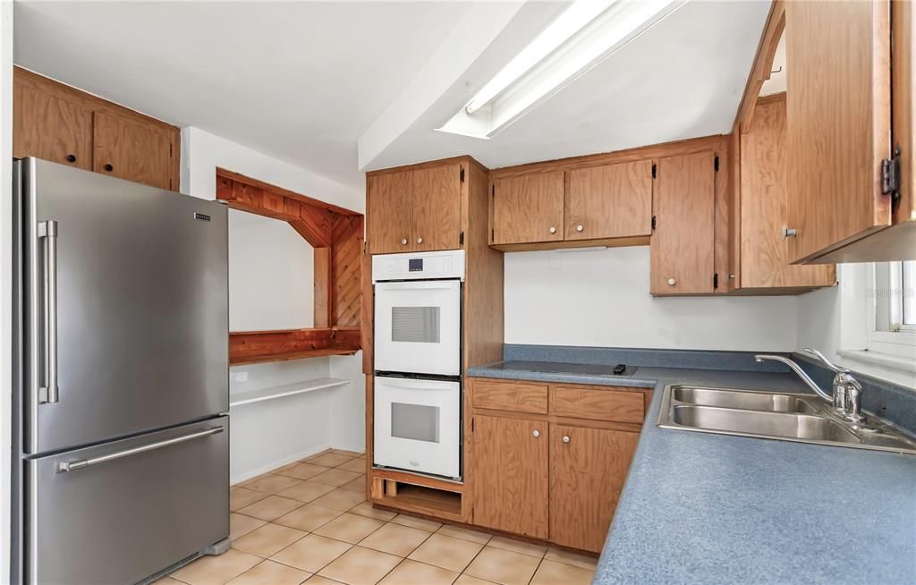 На продажу: $215,000 (3 спален, 1 ванн, 1176 Квадратных фут)