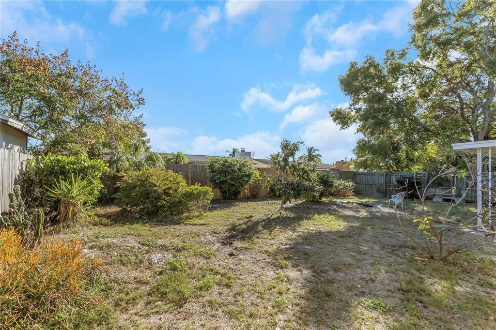 На продажу: $215,000 (3 спален, 1 ванн, 1176 Квадратных фут)