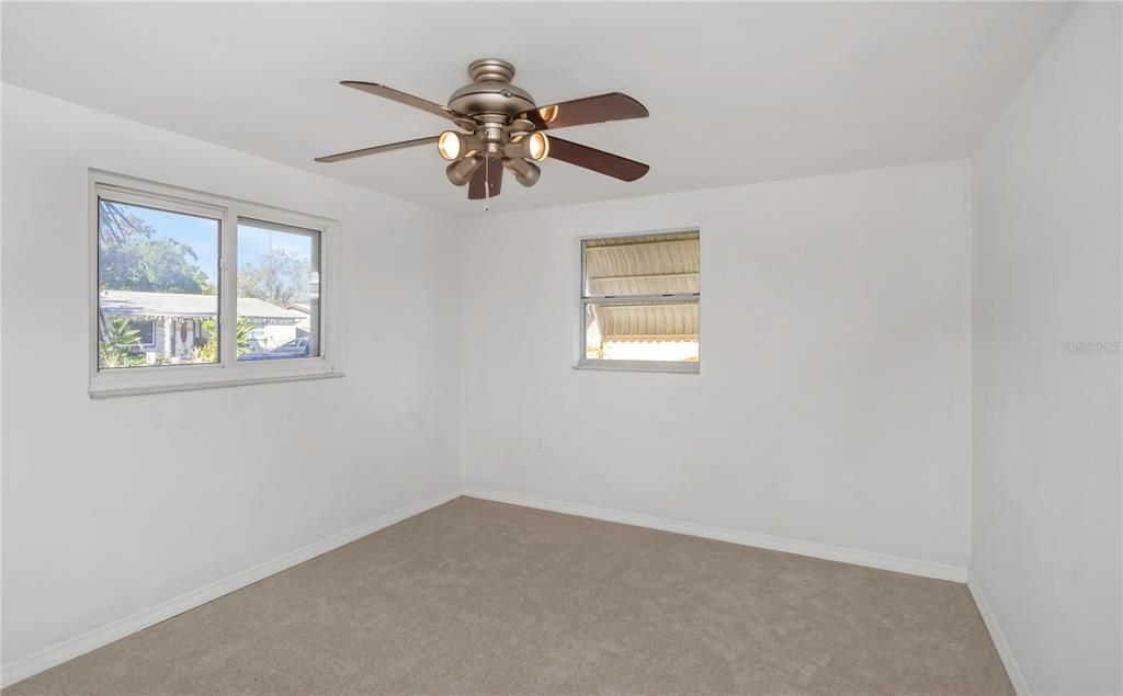 На продажу: $215,000 (3 спален, 1 ванн, 1176 Квадратных фут)