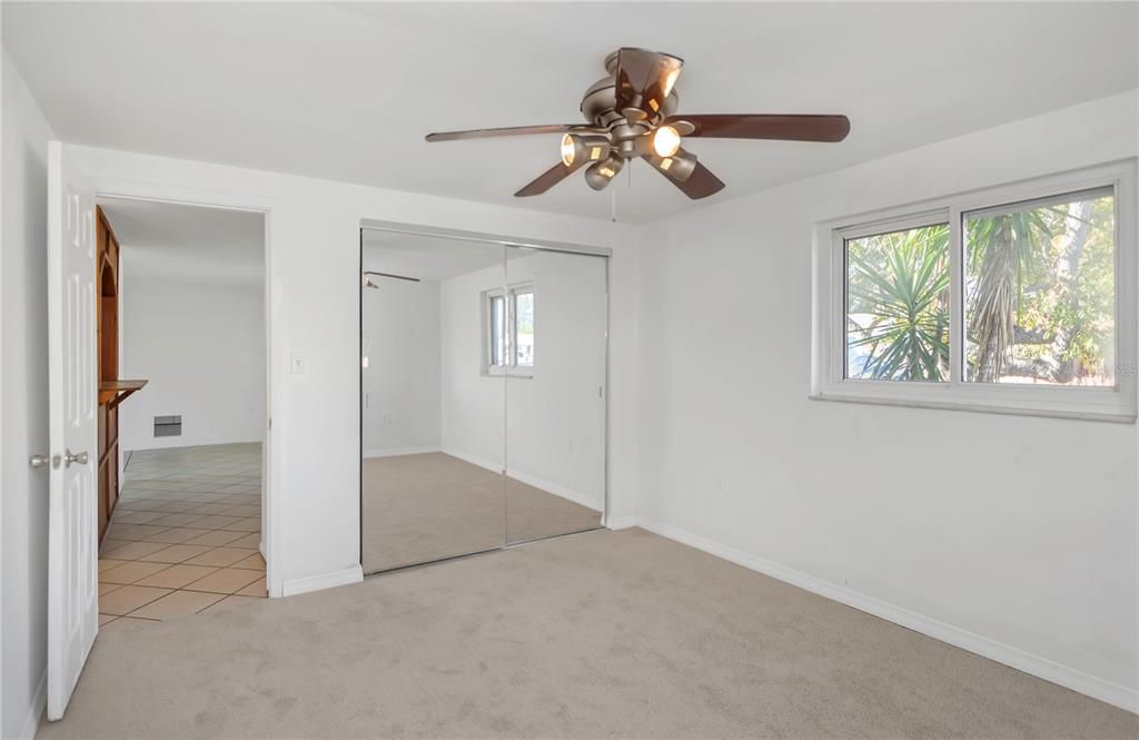 На продажу: $215,000 (3 спален, 1 ванн, 1176 Квадратных фут)