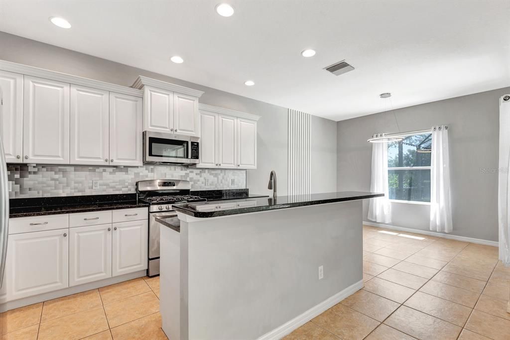 For Sale: $445,000 (3 beds, 2 baths, 1571 Square Feet)