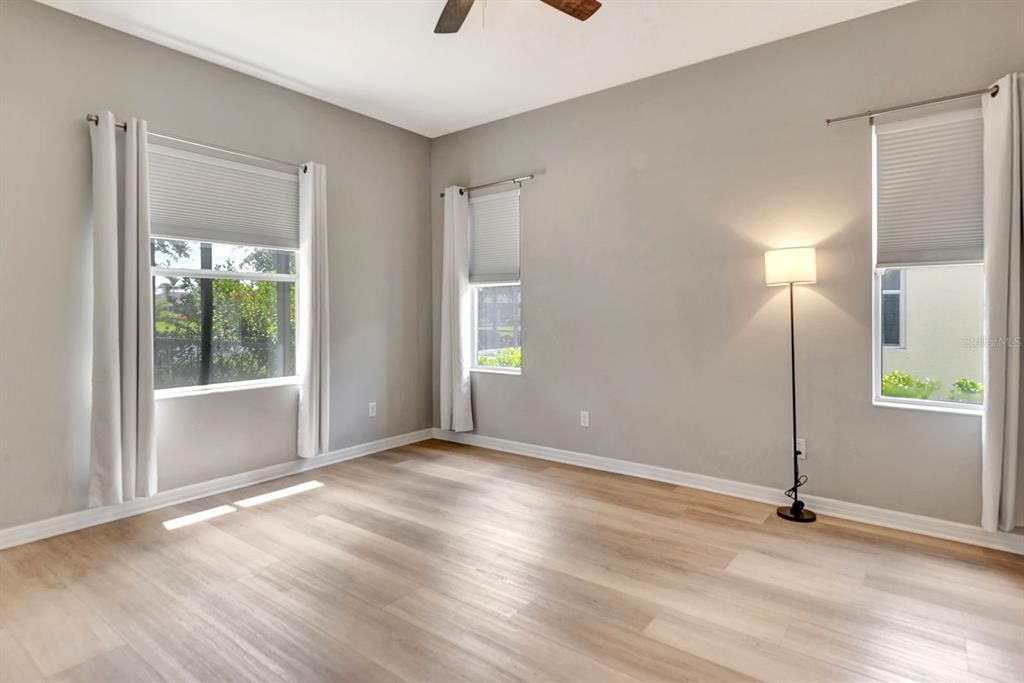 For Sale: $445,000 (3 beds, 2 baths, 1571 Square Feet)