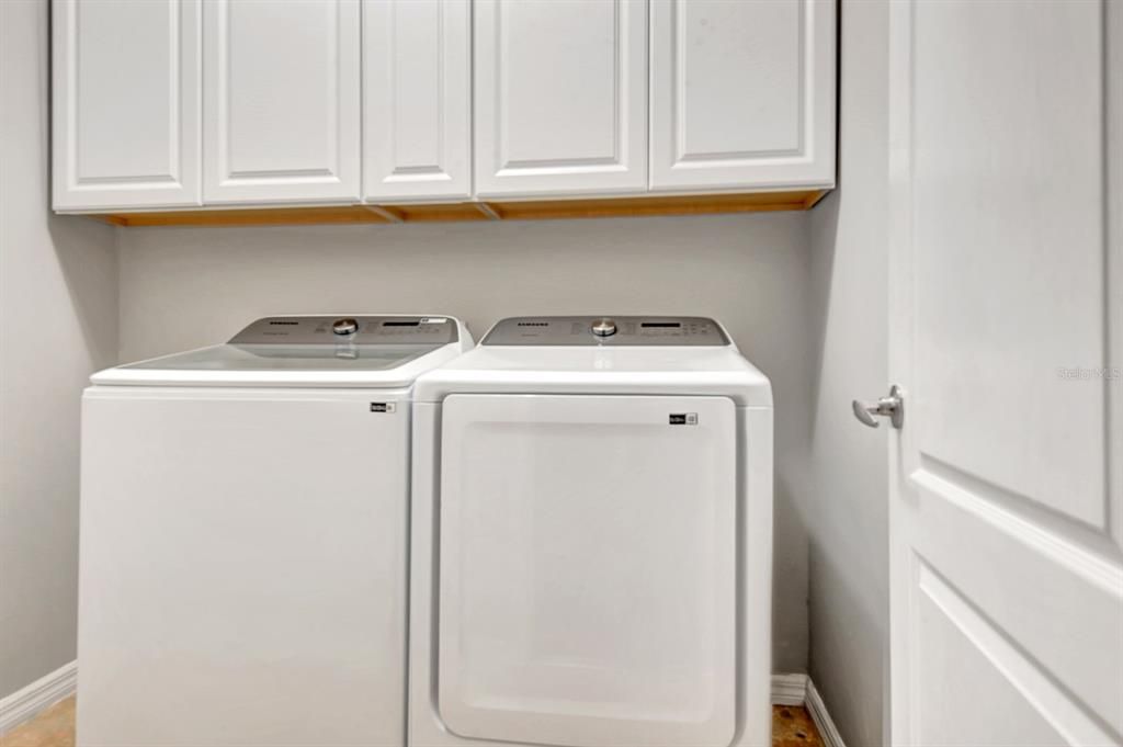 For Sale: $445,000 (3 beds, 2 baths, 1571 Square Feet)