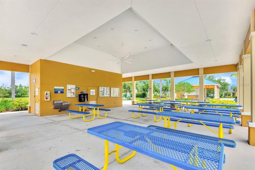 For Sale: $445,000 (3 beds, 2 baths, 1571 Square Feet)