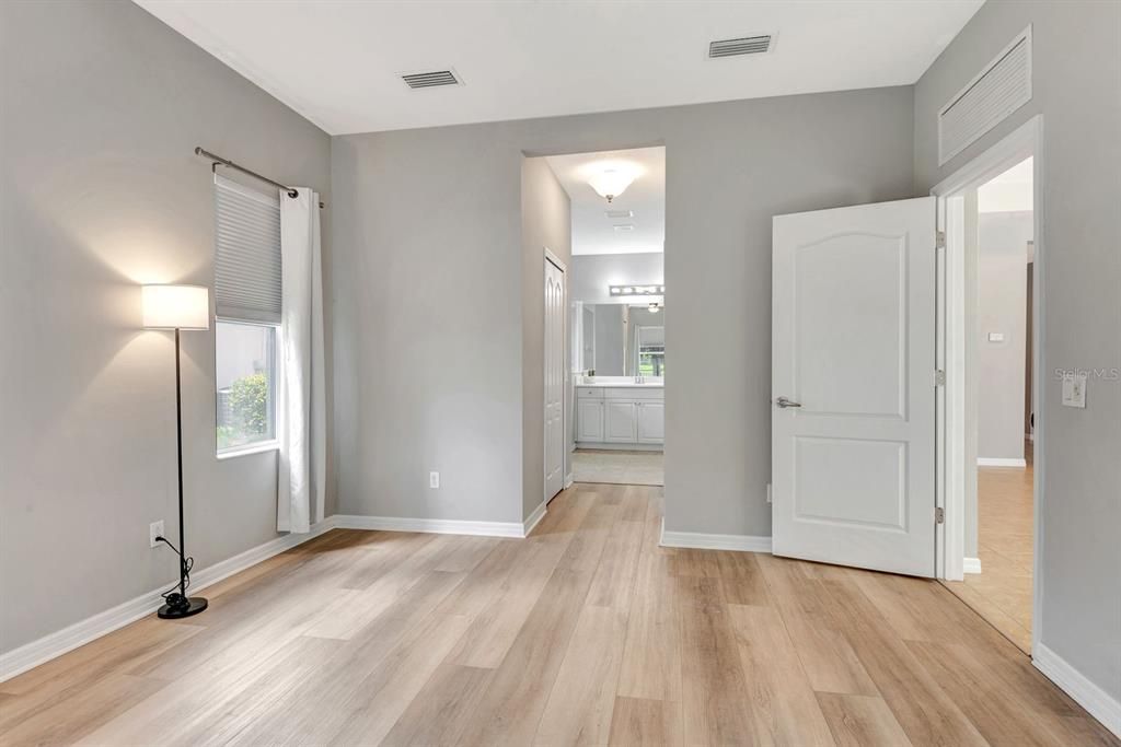 For Sale: $445,000 (3 beds, 2 baths, 1571 Square Feet)