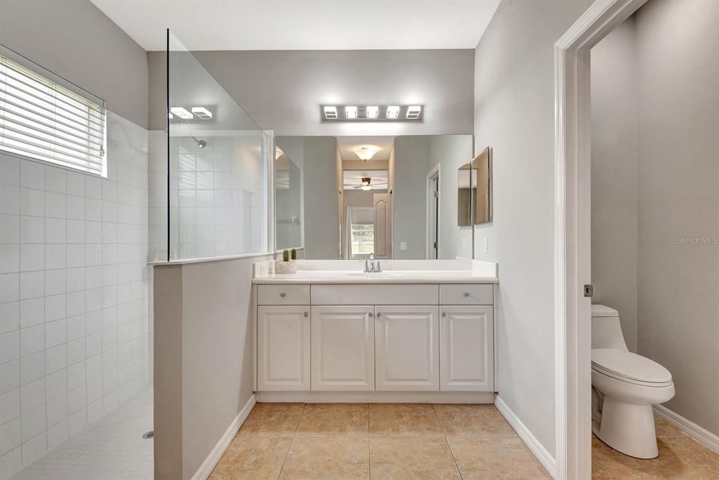 For Sale: $445,000 (3 beds, 2 baths, 1571 Square Feet)