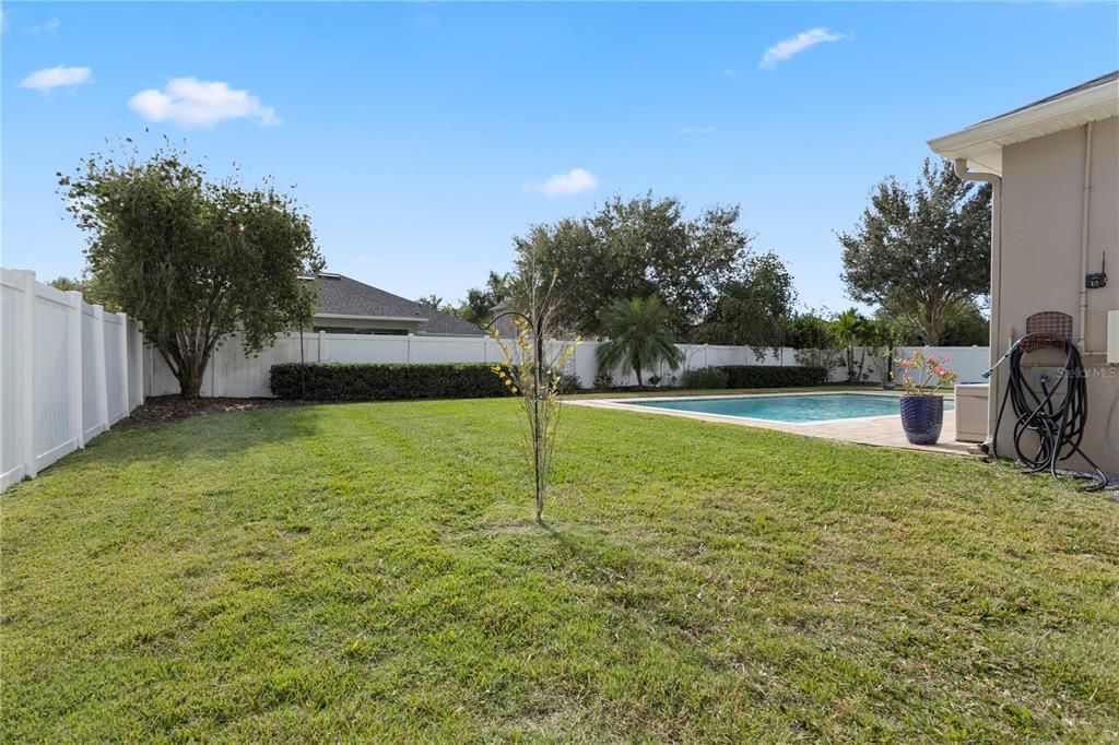 For Sale: $600,000 (4 beds, 2 baths, 2210 Square Feet)