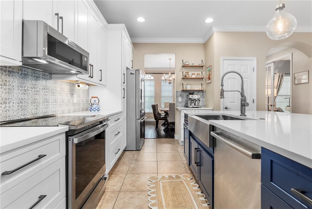 For Sale: $600,000 (4 beds, 2 baths, 2210 Square Feet)