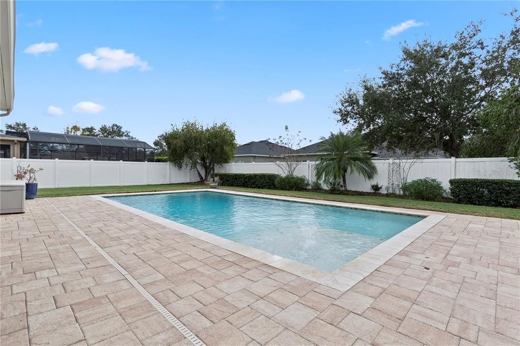 For Sale: $600,000 (4 beds, 2 baths, 2210 Square Feet)