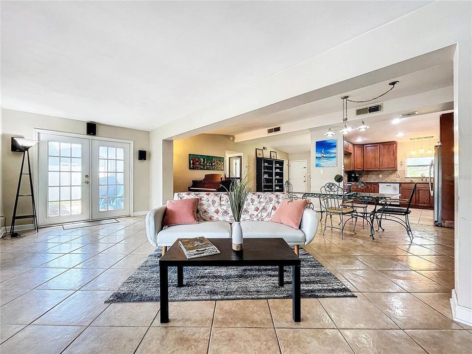 For Sale: $675,000 (2 beds, 2 baths, 1742 Square Feet)