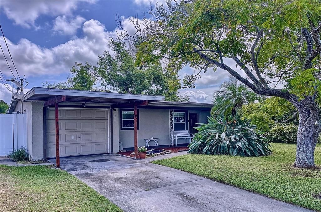 For Sale: $675,000 (2 beds, 2 baths, 1742 Square Feet)