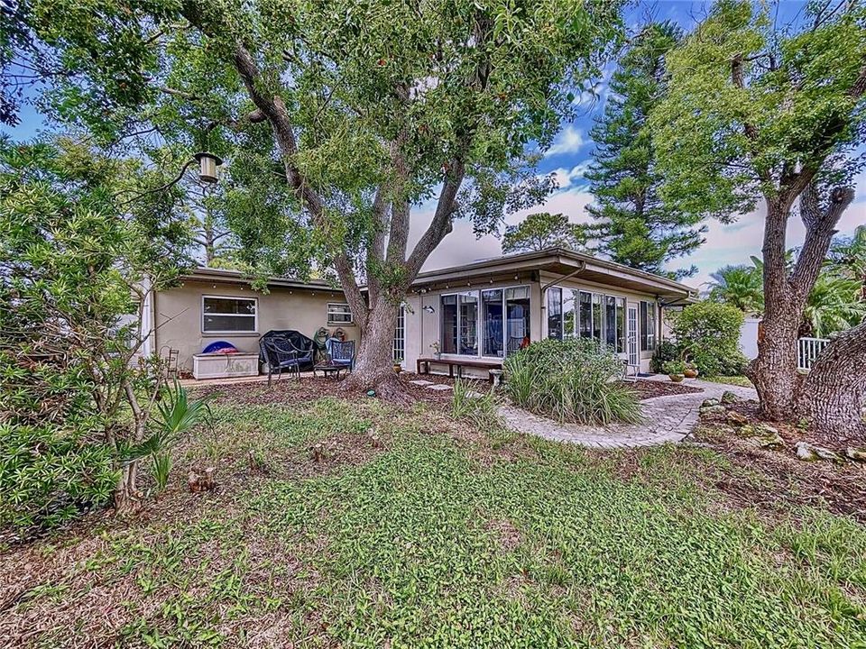 For Sale: $675,000 (2 beds, 2 baths, 1742 Square Feet)