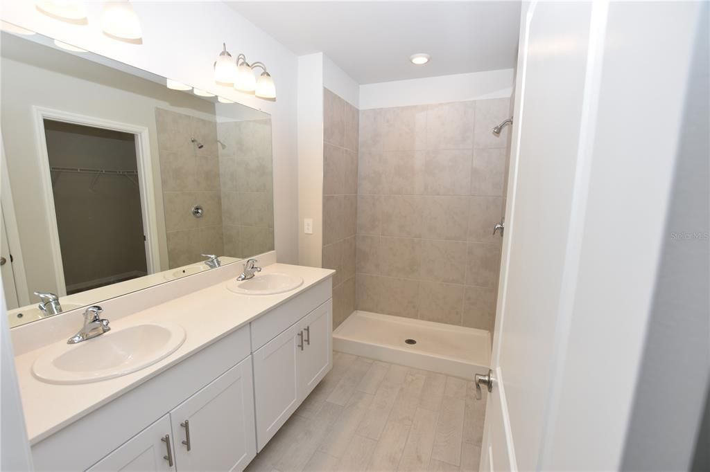 For Sale: $235,000 (2 beds, 2 baths, 1516 Square Feet)