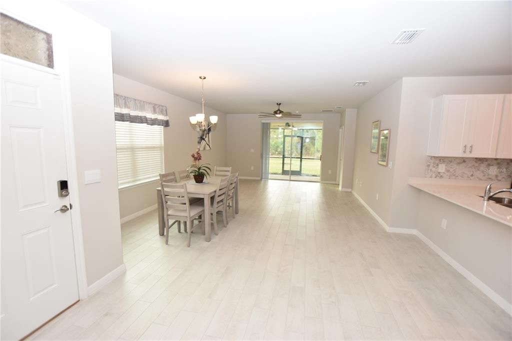 For Sale: $235,000 (2 beds, 2 baths, 1516 Square Feet)