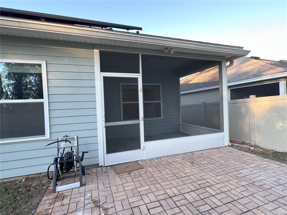 For Rent: $2,300 (3 beds, 2 baths, 1768 Square Feet)