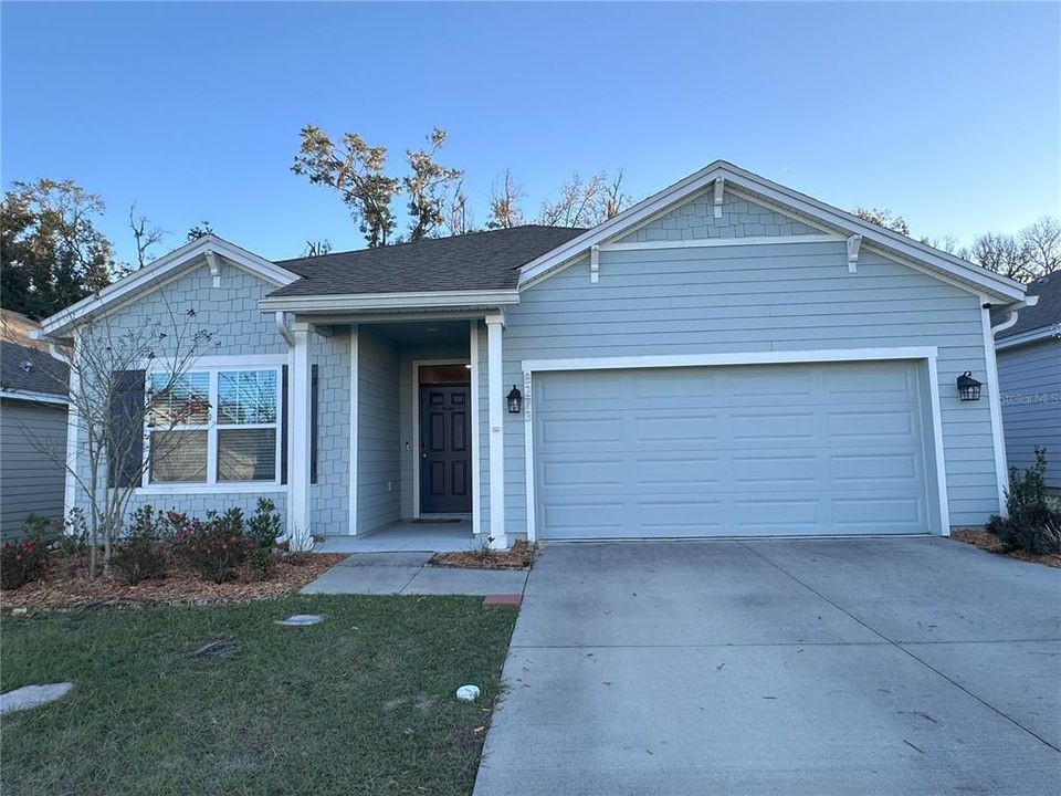 For Rent: $2,300 (3 beds, 2 baths, 1768 Square Feet)