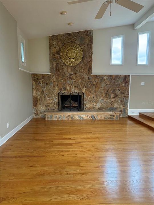 For Rent: $3,700 (4 beds, 3 baths, 2751 Square Feet)