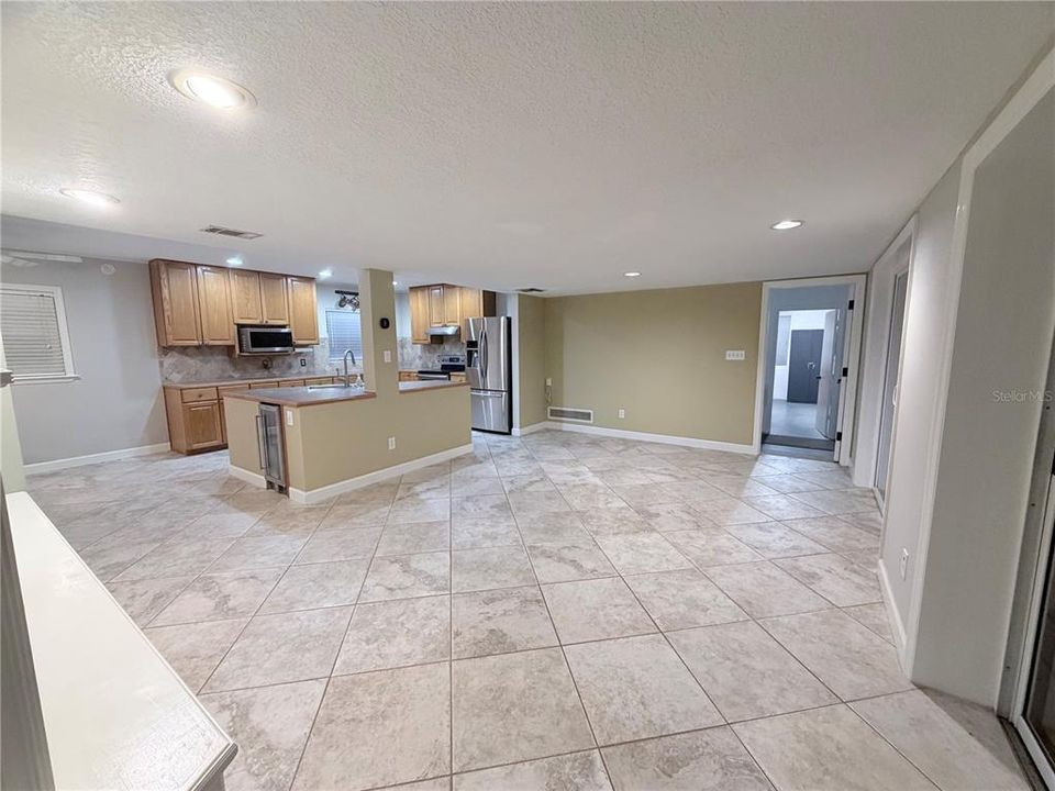 For Rent: $3,700 (4 beds, 3 baths, 2751 Square Feet)