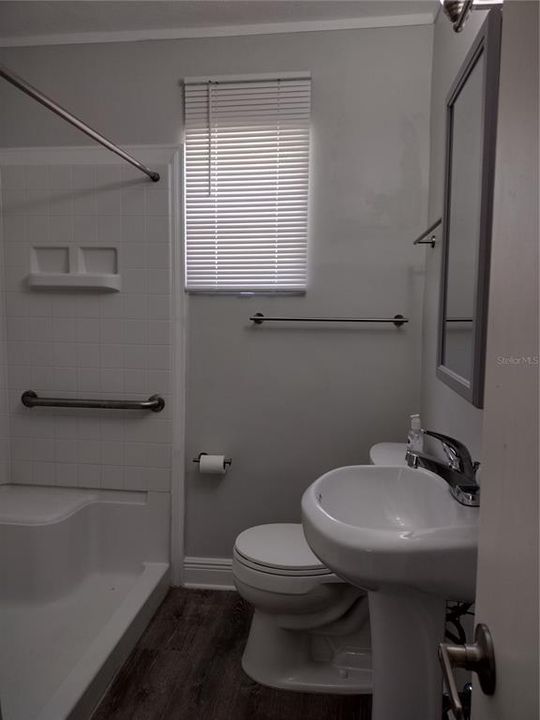 For Rent: $2,500 (3 beds, 1 baths, 1093 Square Feet)