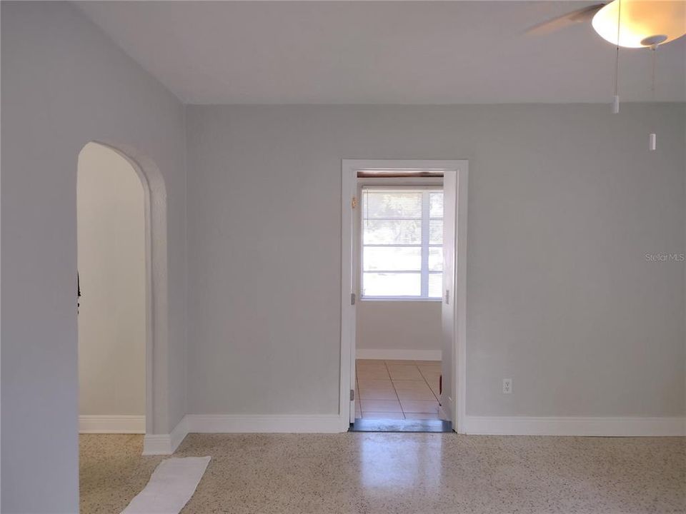 For Rent: $2,500 (3 beds, 1 baths, 1093 Square Feet)