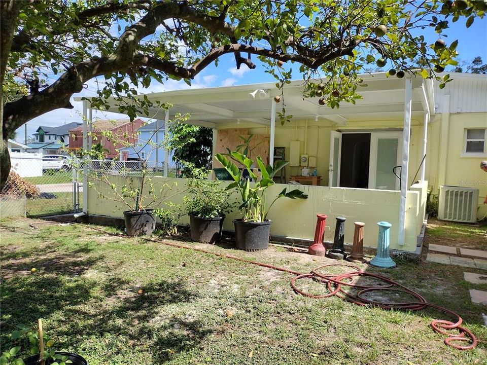 For Rent: $2,500 (3 beds, 1 baths, 1093 Square Feet)